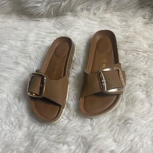 Project Cloud leather Tan Slide Sandals with Large Rode Gold Buckle SZ6